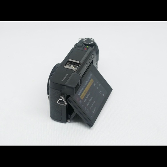 Panasonic Lumix GX85 16MP Mirrorless Camera (body only) - Picture 3 of 5